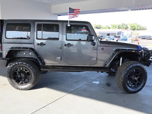 Used 2017 Jeep Wrangler Unlimited Sport w/ Quick Order Package 24S AWD/4WD image 4