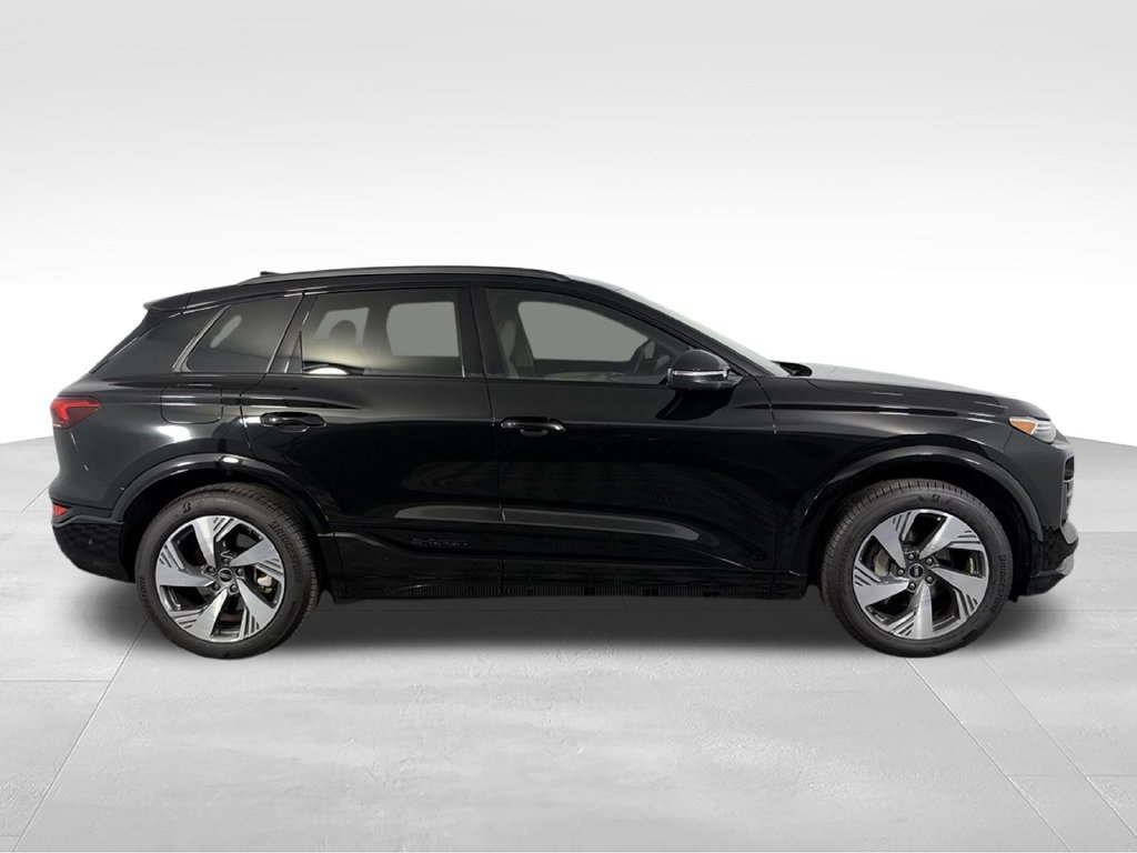Used 2025 Audi Q6 e-tron Premium Plus w/ Premium Plus AWD/4WD image 10