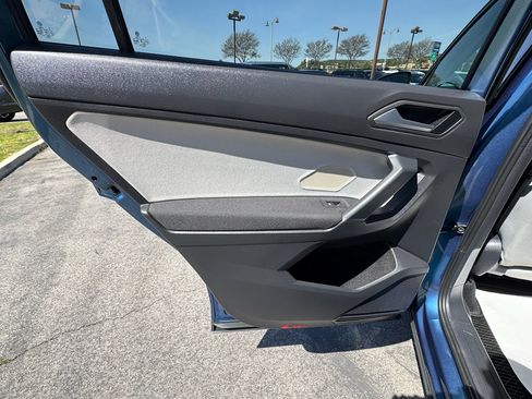 Used 2020 Volkswagen Tiguan S image 23