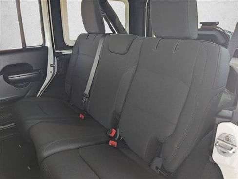Used 2018 Jeep Wrangler Unlimited Sport S AWD/4WD image 19