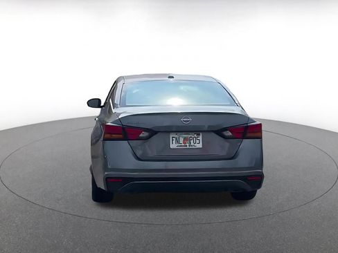 Used 2025 Nissan Altima 2.5 SV image 11