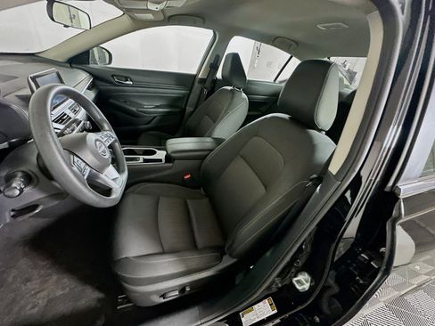 Used 2024 Nissan Altima 2.5 SV image 13