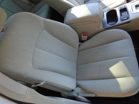 Used 2013 Subaru Legacy 2.5i Premium w/ All-Weather Pkg + Moonroof image 23