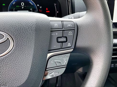 Used 2025 Toyota Camry LE image 21