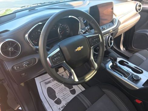 Used 2024 Chevrolet Blazer LT w/ Convenience Package FWD image 17