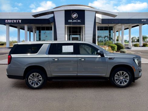 Used 2025 GMC Yukon XL Denali AWD/4WD image 2