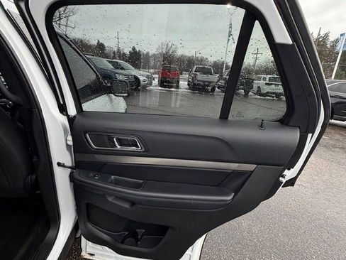 Certified 2018 Ford Explorer XLT FWD image 14