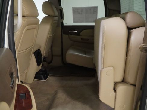 Used 2012 Chevrolet Silverado 1500 LTZ w/ LTZ White Diamond Edition AWD/4WD image 37