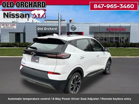 Used 2023 Chevrolet Bolt EUV Premier w/ Sun & Sound Package FWD image 7