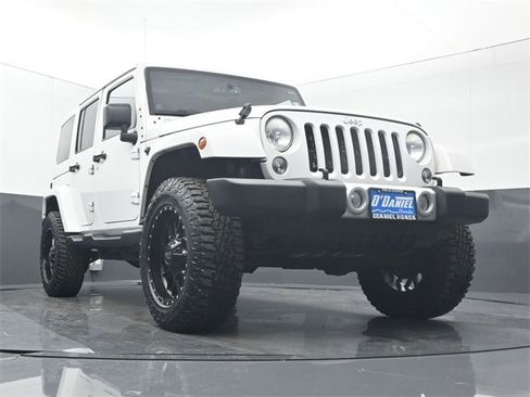 Used 2014 Jeep Wrangler Unlimited Sahara w/ Connectivity Group image 13