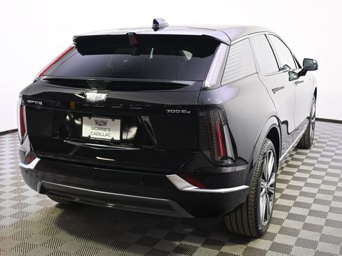 New 2026 Cadillac Optiq Luxury 2 image 6