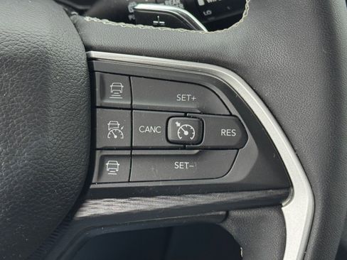 Used 2023 Jeep Grand Cherokee L Laredo w/ Luxury Tech Group I image 27