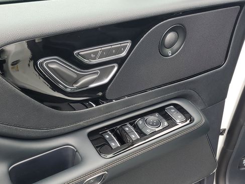 New 2026 Lincoln Aviator Reserve image 9