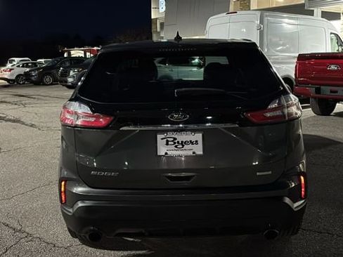 Used 2019 Ford Edge SE image 30