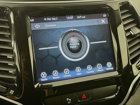 Used 2019 Jeep Cherokee Limited AWD/4WD image 15