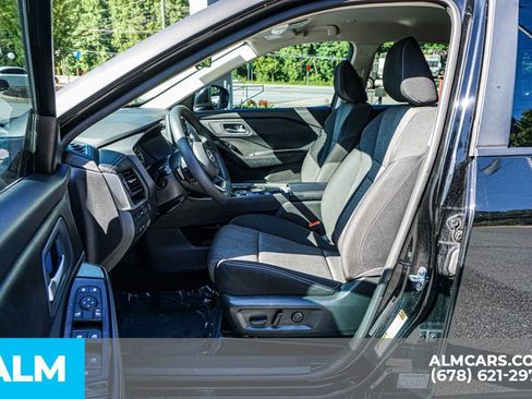 Used 2024 Nissan Rogue SV FWD image 19