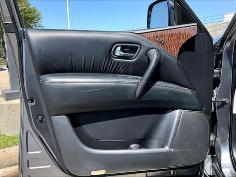 Used 2020 Nissan Armada SL image 21