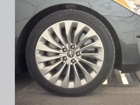 Used 2018 Genesis G90 3.3T Premium image 8