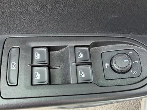 Used 2022 Volkswagen Taos SEL AWD/4WD image 11