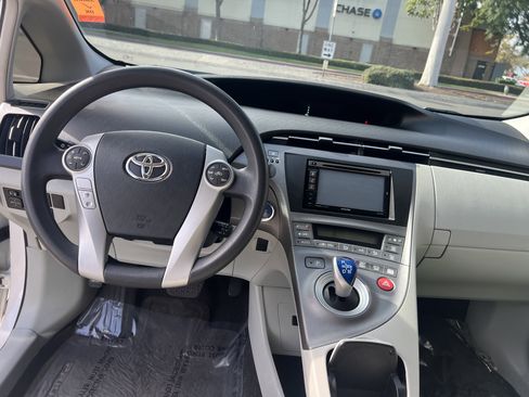 Used 2013 Toyota Prius Two image 17
