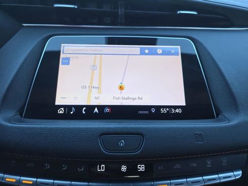 Used 2019 Cadillac XT4 Premium Luxury image 29