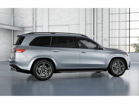 Used 2025 Mercedes-Benz GLS 450 4MATIC image 18