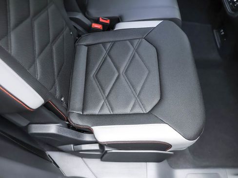 Used 2025 Volkswagen Atlas Peak Edition SE image 26