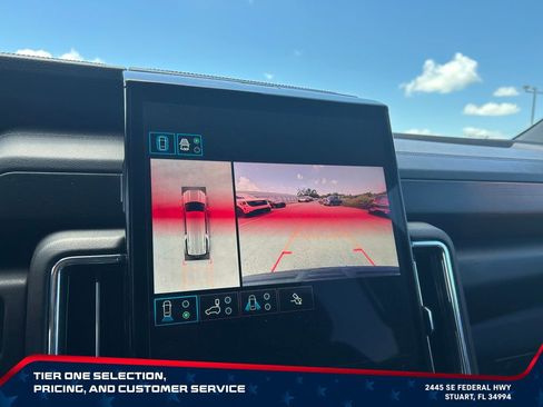 Used 2025 GMC Yukon XL Denali AWD/4WD image 33