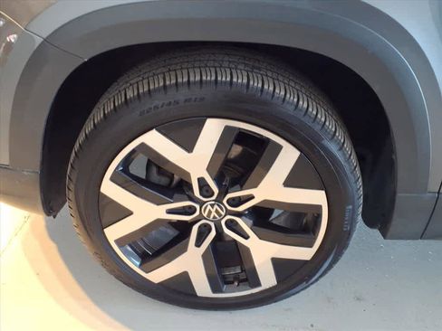 Certified 2022 Volkswagen Taos SEL image 8