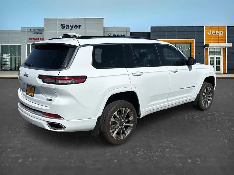 Used 2023 Jeep Grand Cherokee L Overland w/ Advanced Protech Group III AWD/4WD image 7