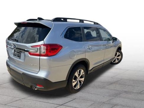 Used 2024 Subaru Ascent Premium w/ Convenience Package image 6