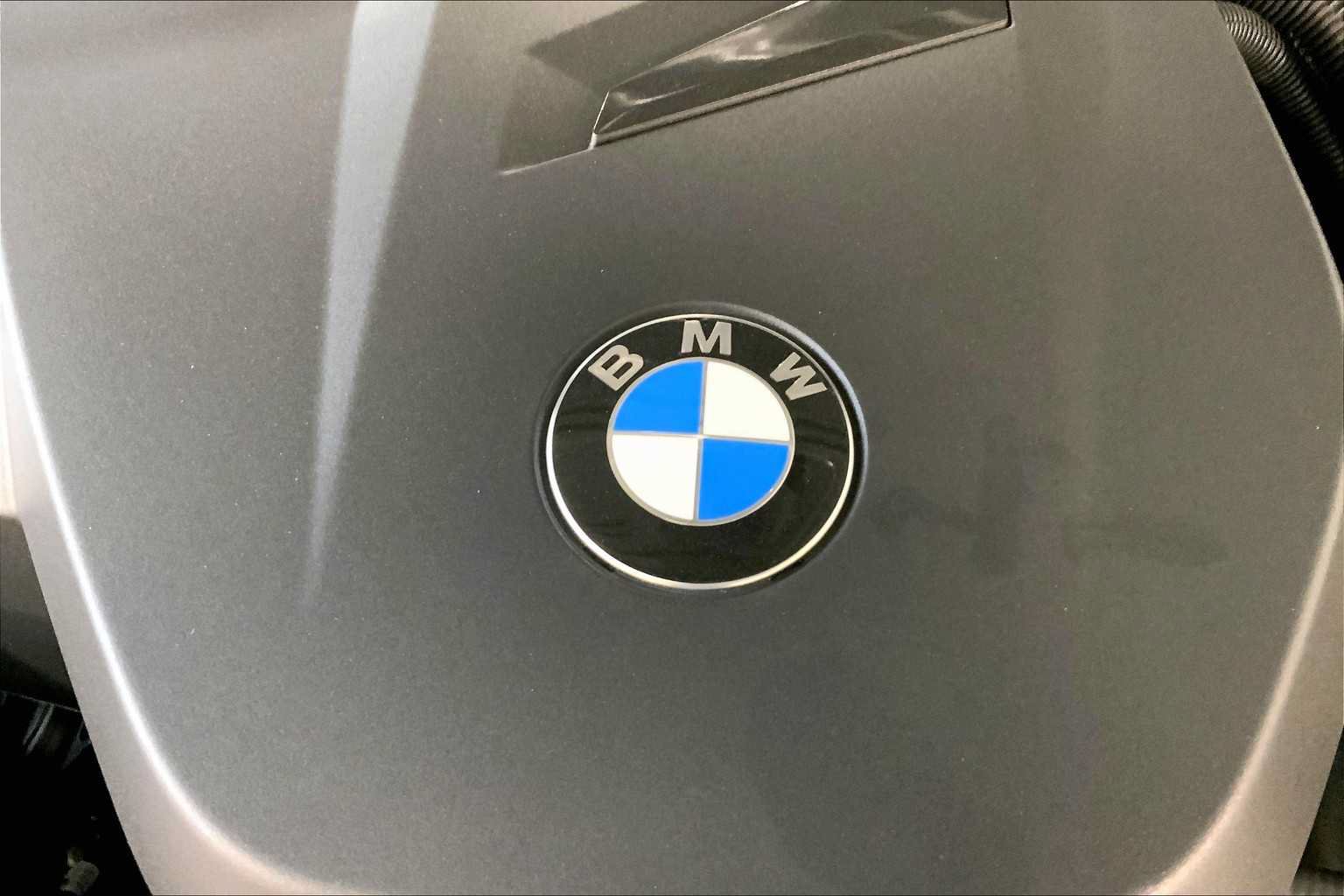 Used 2025 BMW 330i xDrive Sedan w/ Premium Package AWD/4WD image 17