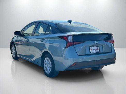 Used 2022 Toyota Prius L Eco image 7