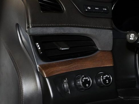 Used 2019 Cadillac Escalade Premium Luxury image 29