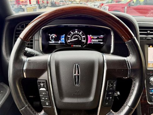 Used 2017 Lincoln Navigator L Reserve image 19