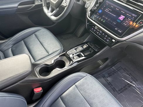 Used 2022 Chevrolet Bolt EUV LT w/ Convenience Package image 16