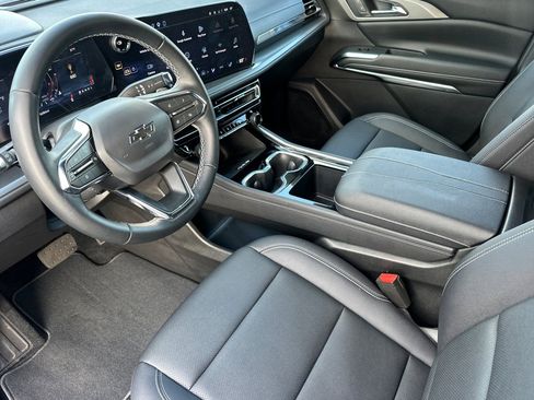 Used 2026 Chevrolet Traverse LT w/ Midnight/Sport Edition AWD/4WD image 10