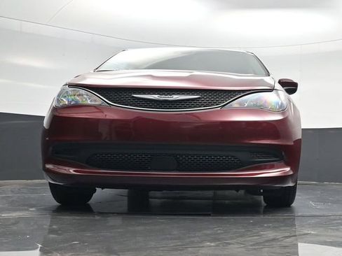 Used 2023 Chrysler Voyager LX FWD image 54