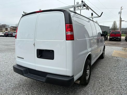 Used 2021 Chevrolet Express 2500 w/ Driver Convenience Package image 4