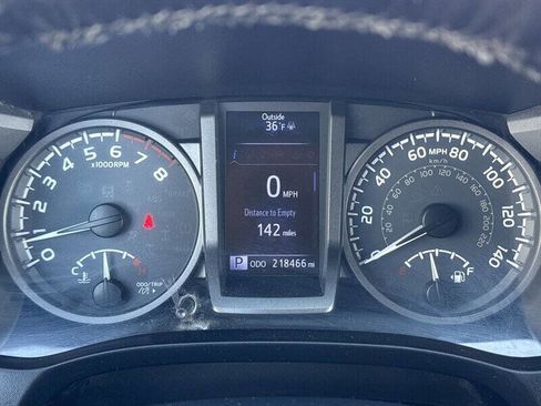 Used 2017 Toyota Tacoma TRD Sport image 23