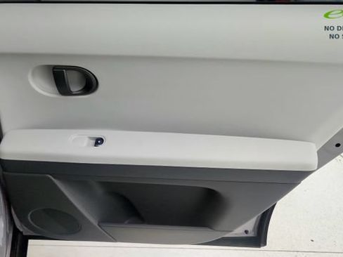 Used 2025 Hyundai Ioniq 5 SE RWD image 41