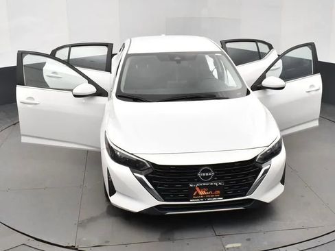 Used 2025 Nissan Sentra SV image 10