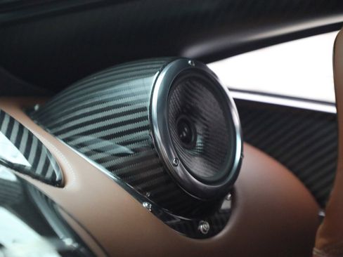 Used 2014 Pagani Huayra image 31