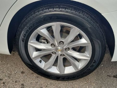 Used 2023 Chevrolet Malibu LT FWD image 9