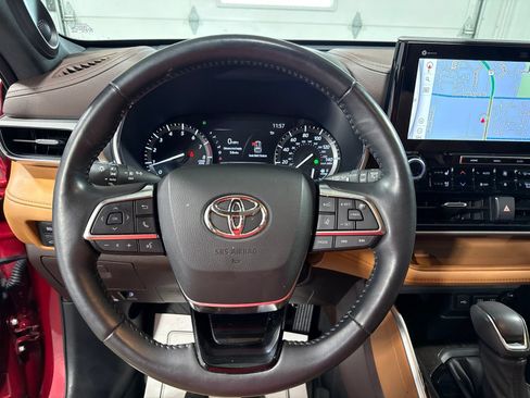 Used 2021 Toyota Highlander Platinum AWD/4WD image 37
