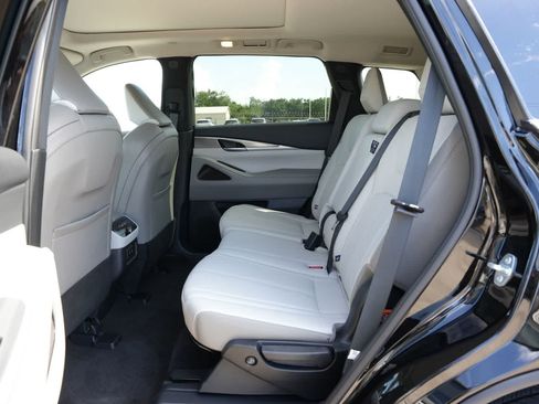 Certified 2027 INFINITI QX60 Pure w/ Cargo Package FWD image 19