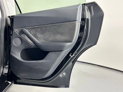 Used 2024 Tesla Model Y Long Range image 12