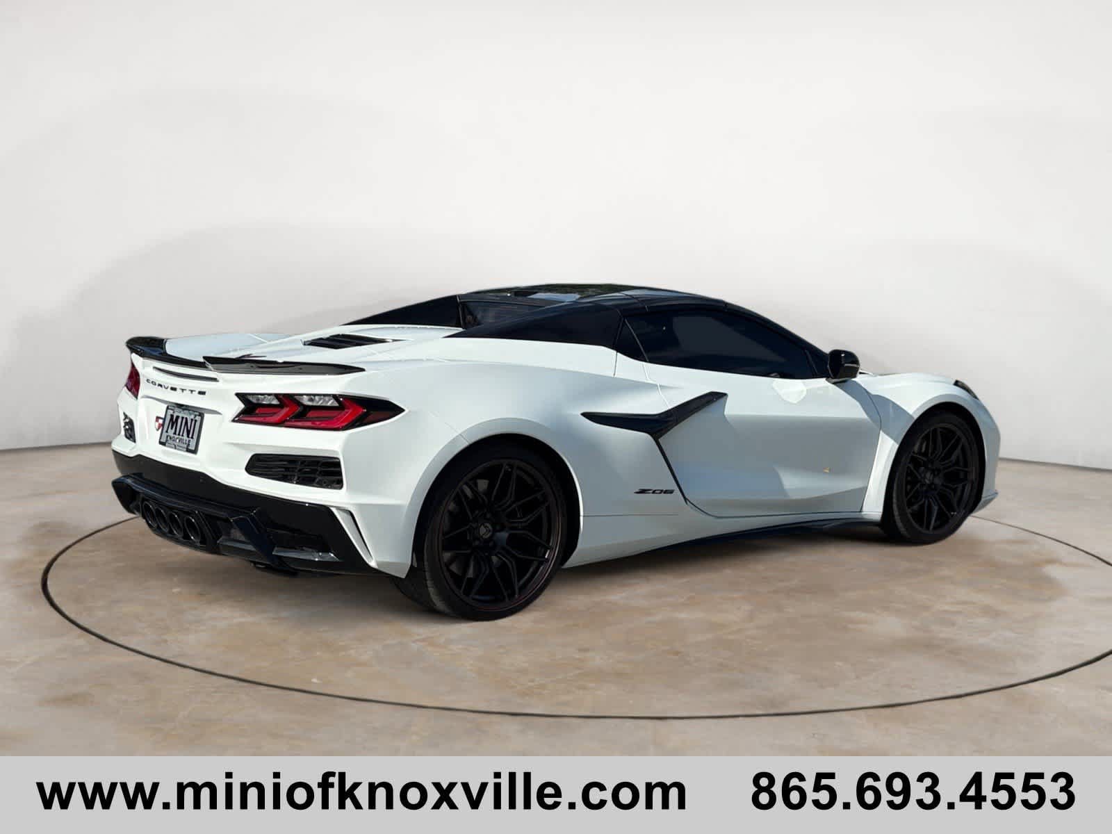 Used 2025 Chevrolet Corvette Z06 w/ Stealth Interior Trim Package RWD image 3