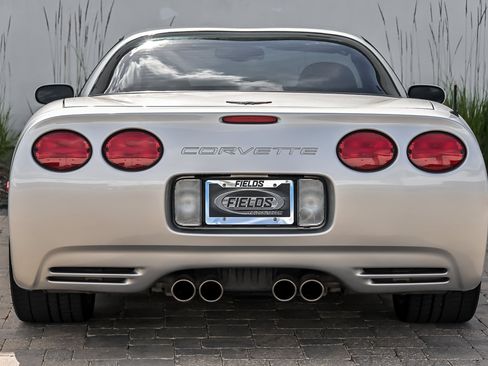 Used 2002 Chevrolet Corvette Z06 w/ Memory Pkg RWD image 12