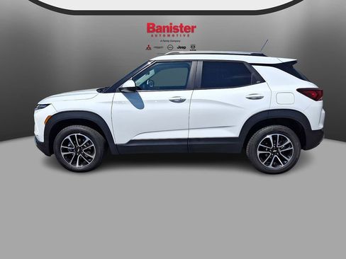 Used 2025 Chevrolet TrailBlazer LT AWD/4WD image 7